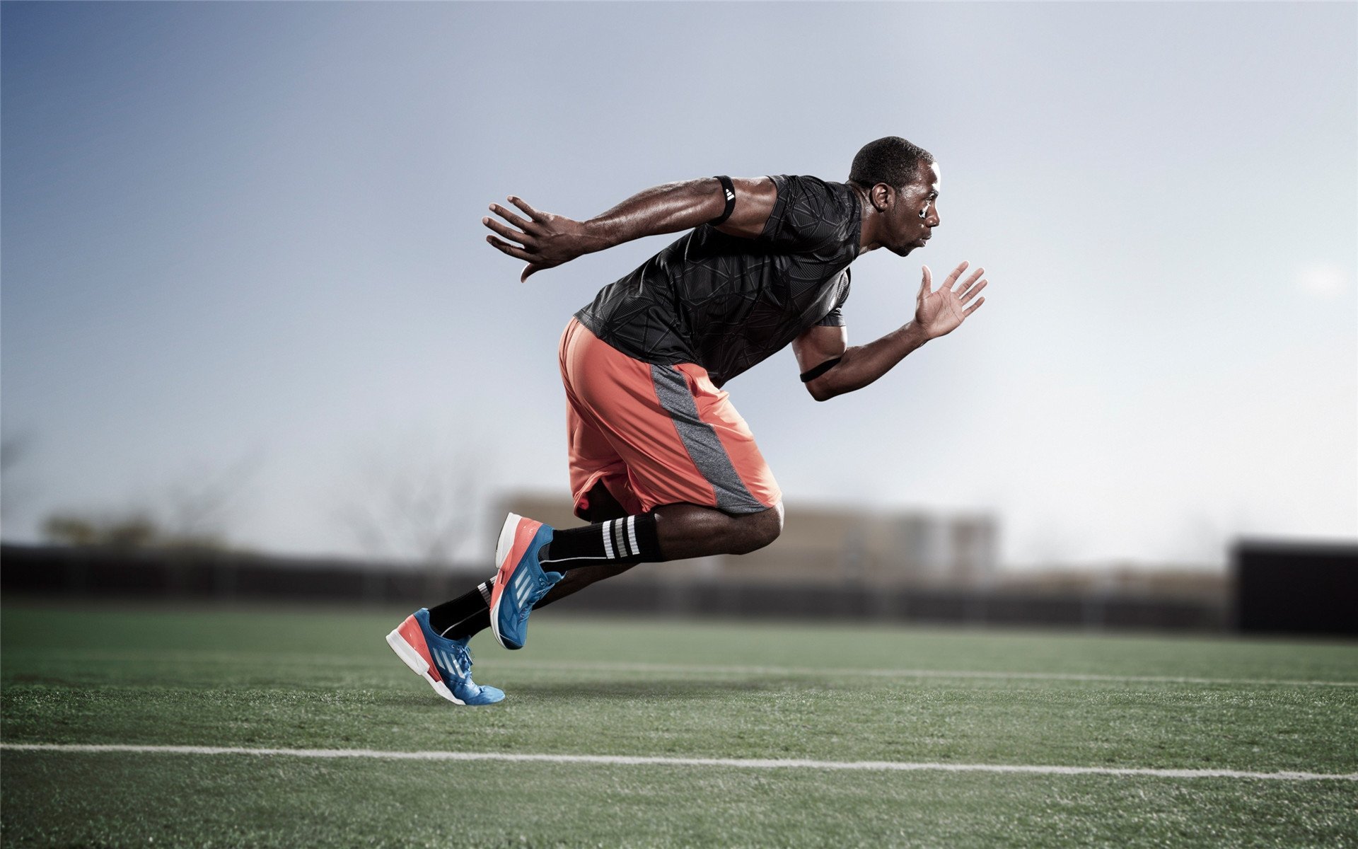 “尼古拉斯·桑特基：阿根廷美洲狮队的战术天才，未来值得关注”